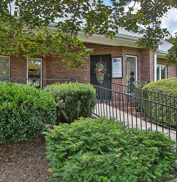 Outside view of Ellijay dental office